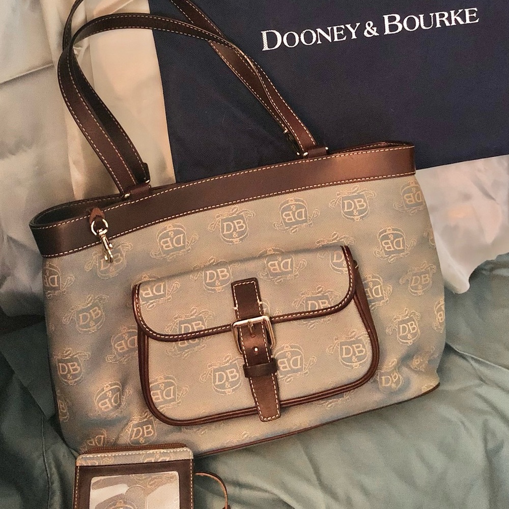 Dooney & Bourke purse and wallet